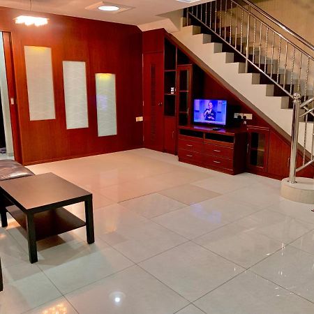 Awani Homestay Seberang Jaya Permatang Janggus Exterior foto